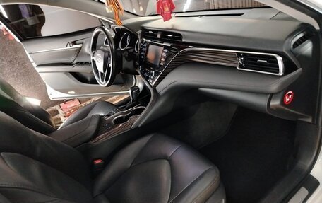 Toyota Camry, 2019 год, 3 100 000 рублей, 12 фотография