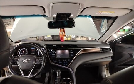 Toyota Camry, 2019 год, 3 100 000 рублей, 14 фотография