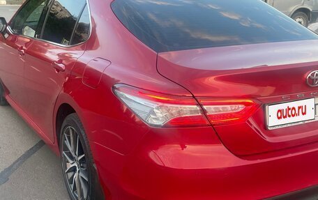 Toyota Camry, 2021 год, 3 550 000 рублей, 6 фотография