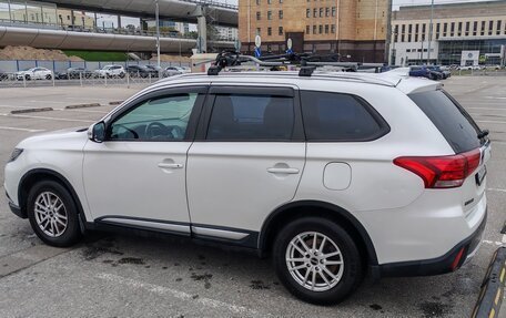 Mitsubishi Outlander III рестайлинг 3, 2017 год, 1 490 000 рублей, 5 фотография