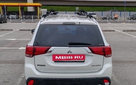 Mitsubishi Outlander III рестайлинг 3, 2017 год, 1 490 000 рублей, 6 фотография