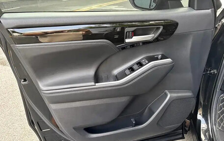 Toyota Highlander, 2022 год, 3 060 888 рублей, 21 фотография