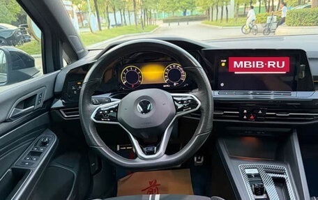 Volkswagen Golf VIII, 2022 год, 1 730 000 рублей, 11 фотография