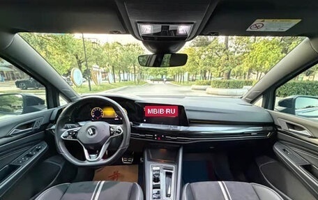 Volkswagen Golf VIII, 2022 год, 1 730 000 рублей, 12 фотография