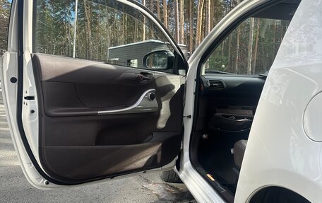 Toyota iQ, 2008 год, 620 000 рублей, 17 фотография