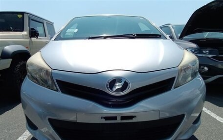 Toyota Vitz, 2012 год, 600 000 рублей, 2 фотография