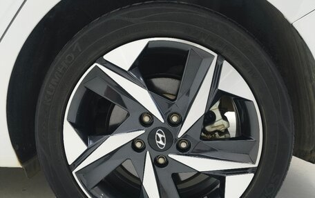 Hyundai Elantra, 2022 год, 1 666 600 рублей, 13 фотография