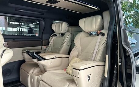 Toyota Vellfire, 2023 год, 9 000 000 рублей, 9 фотография