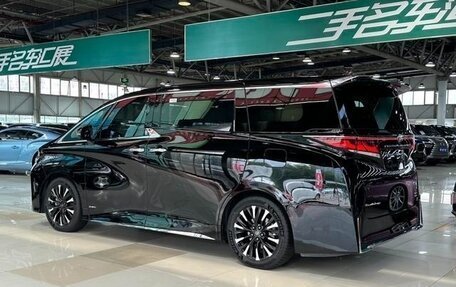 Toyota Vellfire, 2023 год, 9 000 000 рублей, 2 фотография
