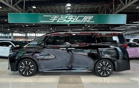 Toyota Vellfire, 2023 год, 9 000 000 рублей, 10 фотография