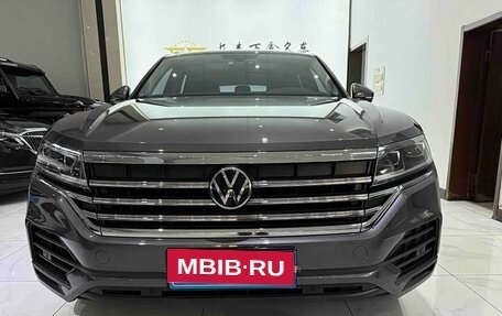 Volkswagen Touareg III, 2022 год, 3 760 000 рублей, 2 фотография
