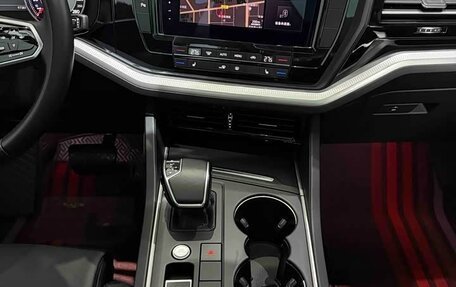 Volkswagen Touareg III, 2022 год, 3 760 000 рублей, 14 фотография