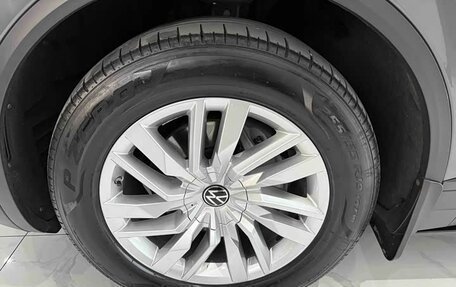 Volkswagen Touareg III, 2022 год, 3 760 000 рублей, 21 фотография