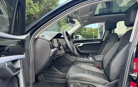 Volkswagen Touareg III, 2022 год, 4 400 000 рублей, 5 фотография