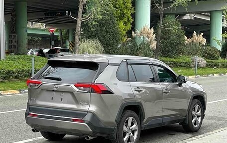 Toyota RAV4, 2022 год, 2 700 000 рублей, 5 фотография