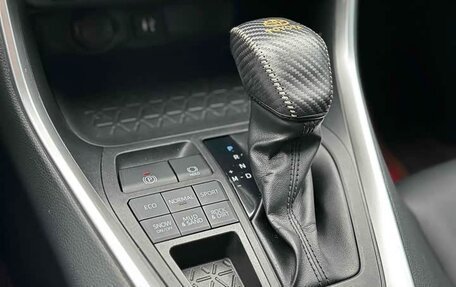 Toyota RAV4, 2022 год, 2 700 000 рублей, 13 фотография