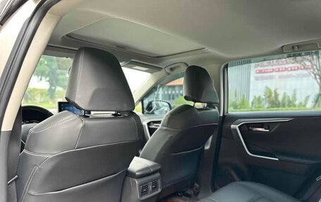 Toyota RAV4, 2022 год, 2 700 000 рублей, 16 фотография