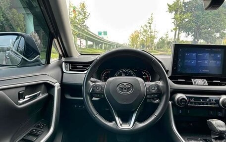 Toyota RAV4, 2022 год, 2 700 000 рублей, 21 фотография