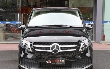 Mercedes-Benz V-Класс, 2022 год, 5 716 429 рублей, 2 фотография