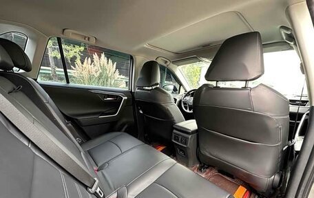 Toyota RAV4, 2022 год, 2 700 000 рублей, 22 фотография