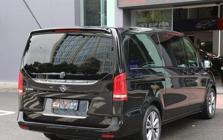 Mercedes-Benz V-Класс, 2022 год, 5 716 429 рублей, 3 фотография