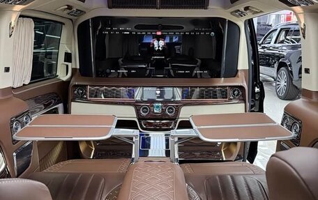 Mercedes-Benz V-Класс, 2022 год, 11 272 229 рублей, 12 фотография