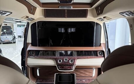 Mercedes-Benz V-Класс, 2022 год, 11 272 229 рублей, 15 фотография