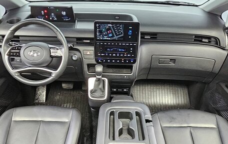 Hyundai Staria, 2022 год, 3 350 000 рублей, 8 фотография