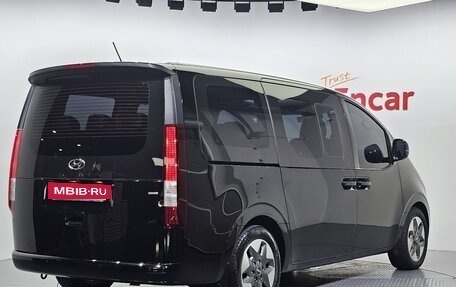 Hyundai Staria, 2022 год, 3 350 000 рублей, 2 фотография