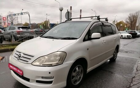 Toyota Ipsum II, 2006 год, 799 000 рублей, 1 фотография