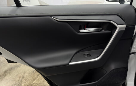 Toyota RAV4, 2025 год, 4 190 000 рублей, 27 фотография