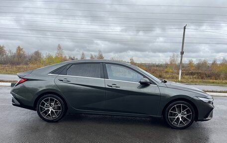 Hyundai Elantra, 2023 год, 2 190 000 рублей, 2 фотография