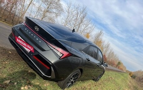 Hyundai Elantra, 2023 год, 2 190 000 рублей, 13 фотография