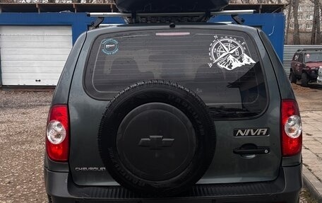 Chevrolet Niva I рестайлинг, 2012 год, 600 000 рублей, 3 фотография