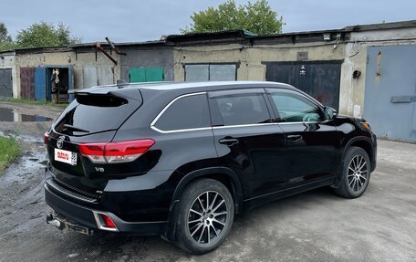 Toyota Highlander III, 2017 год, 3 150 000 рублей, 4 фотография