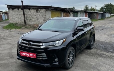 Toyota Highlander III, 2017 год, 3 150 000 рублей, 2 фотография