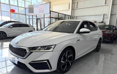 Skoda Octavia IV, 2021 год, 2 140 000 рублей, 2 фотография