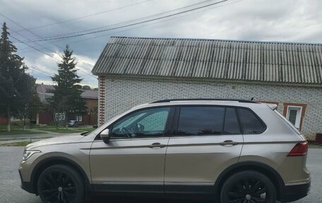 Volkswagen Tiguan II, 2021 год, 2 830 000 рублей, 4 фотография