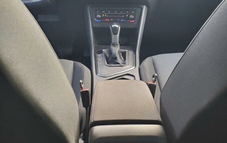 Volkswagen Tiguan II, 2021 год, 2 830 000 рублей, 5 фотография