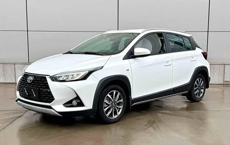 Toyota Yaris XP150 рестайлинг, 2022 год, 1 400 000 рублей, 1 фотография