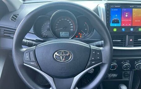 Toyota Yaris XP150 рестайлинг, 2022 год, 1 400 000 рублей, 9 фотография