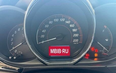 Toyota Yaris XP150 рестайлинг, 2022 год, 1 400 000 рублей, 14 фотография