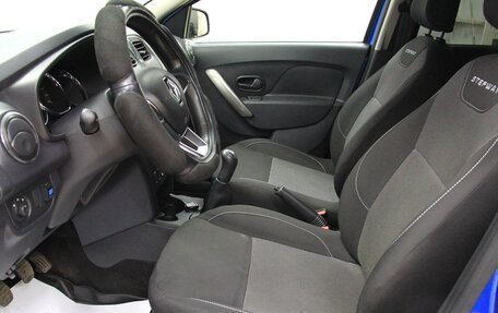 Renault Logan II, 2019 год, 985 000 рублей, 16 фотография