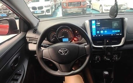 Toyota Yaris XP150 рестайлинг, 2022 год, 1 360 000 рублей, 10 фотография