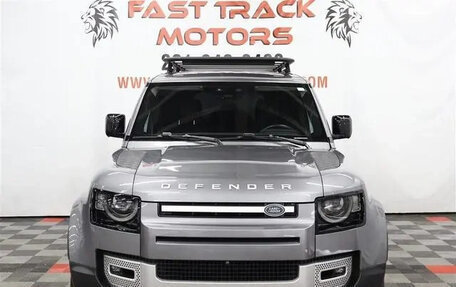 Land Rover Defender II, 2022 год, 7 000 000 рублей, 5 фотография