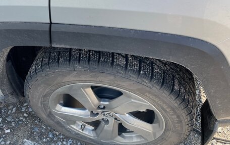 Toyota RAV4, 2022 год, 3 700 000 рублей, 2 фотография