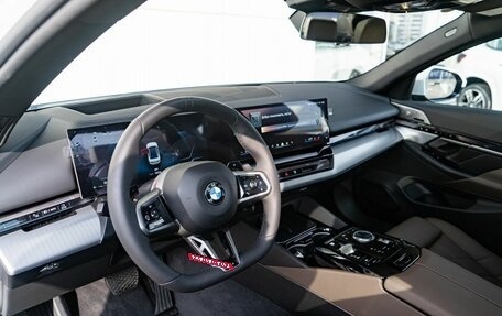 BMW 5 серия, 2025 год, 9 690 000 рублей, 3 фотография