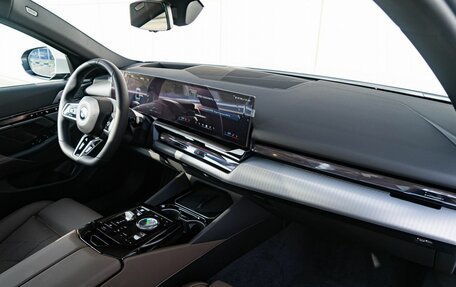 BMW 5 серия, 2025 год, 9 690 000 рублей, 12 фотография