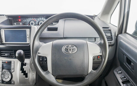 Toyota Voxy II, 2007 год, 1 159 000 рублей, 15 фотография