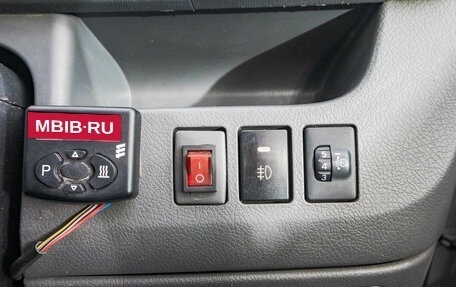 Toyota Voxy II, 2007 год, 1 159 000 рублей, 14 фотография